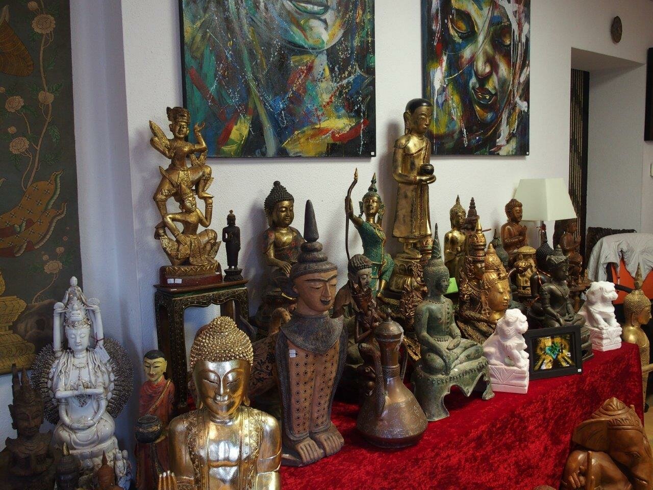 Buddhafiguren im Geschäft Lindau